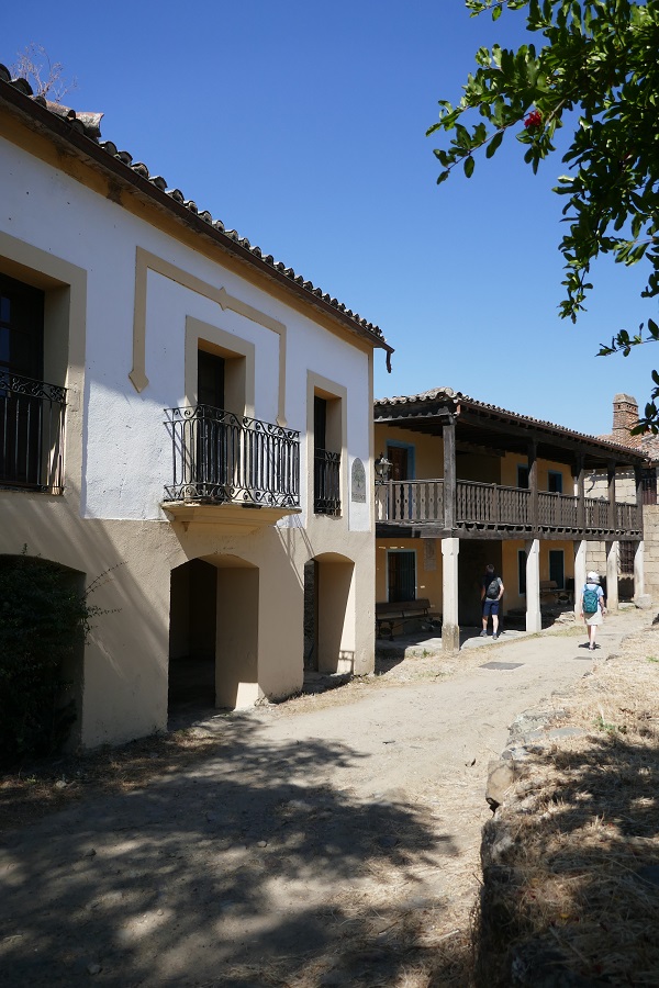 Granadilla_Plaza Mayor: casa de la balconada