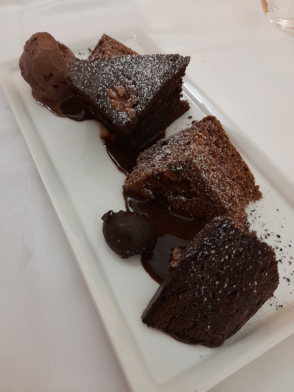 Hospedería Conventual de Alcántara: four chocolate dessert