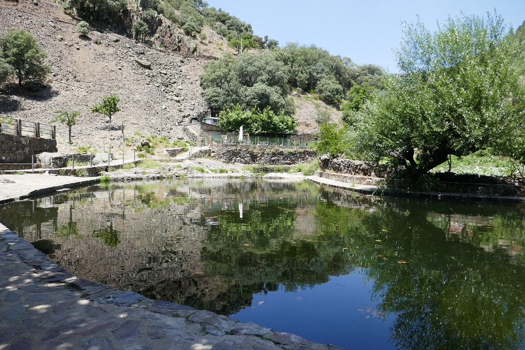 Wild swimming in Las Hurdes: El Gasco natural pool.