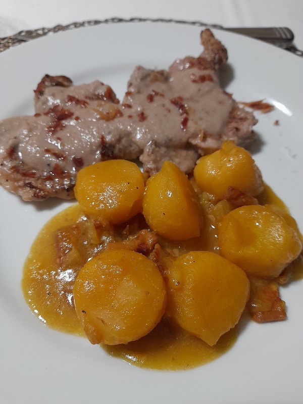 Iberian pork tenderloin with potatoes and bacon, Restaurante Doña Mariana