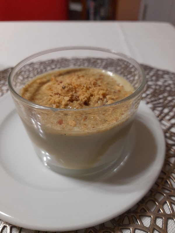 white chocolate mousse with hazelnuts and pistachio cream, Restaurante Doña Mariana
