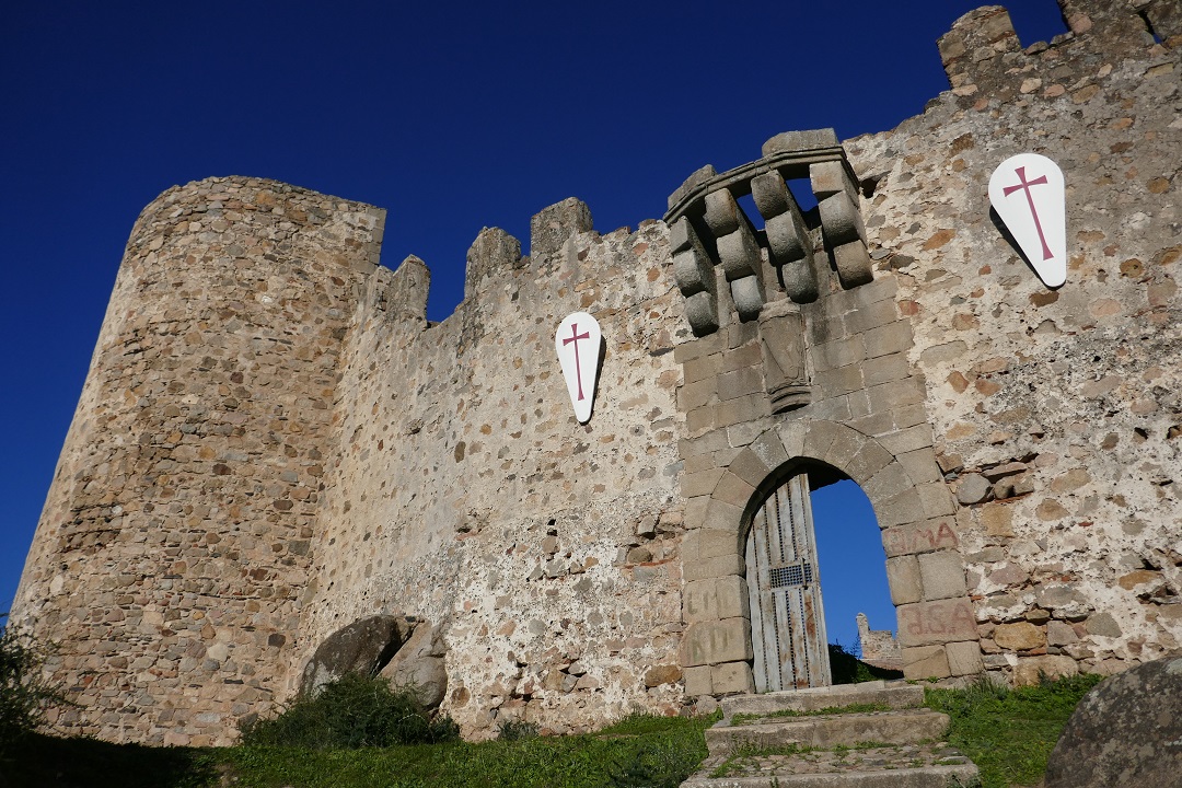 Castillo de Burguillos del Cerro: entrance