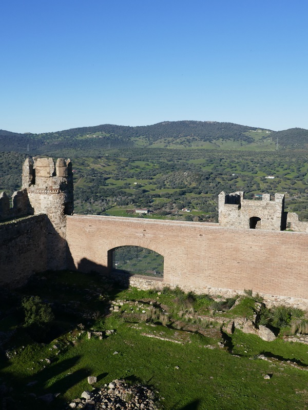 Castillo de Burguillos del Cerro: views to the north