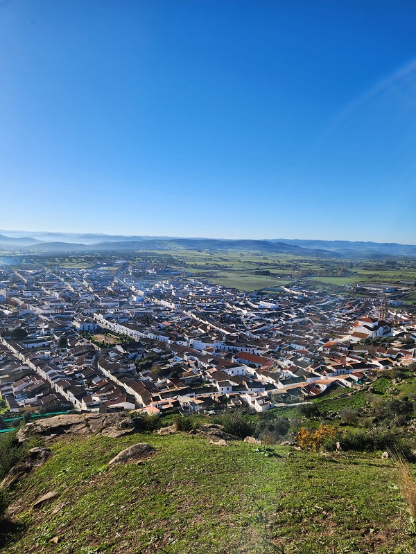 Castillo de Burguillos del Cerro: views to the south