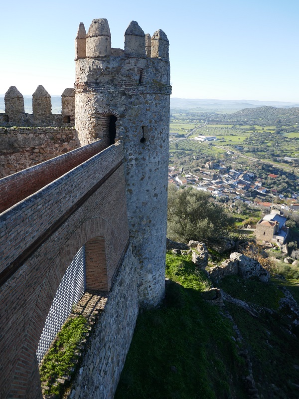 Castillo de Burguillos del Cerro: views to the west