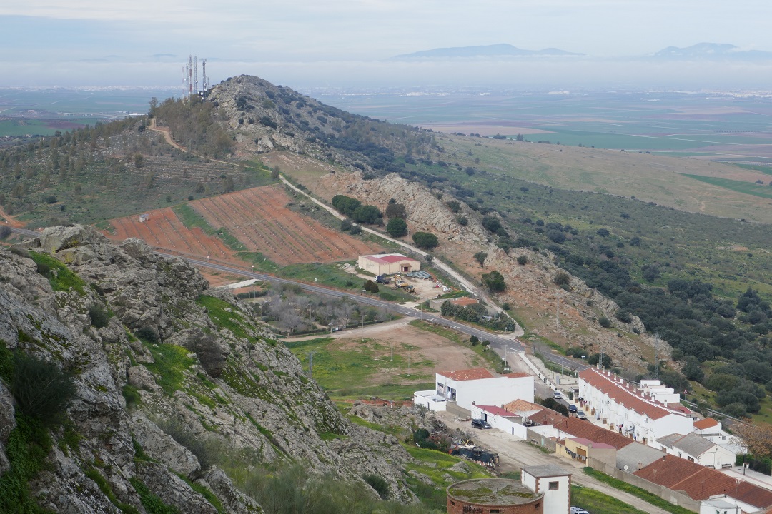 Sendero del Abrigo del Águila: view from Castillo de Magacela