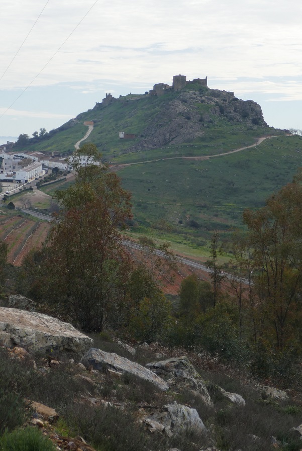 Sendero del Abrigo del Águila_view of Magacela