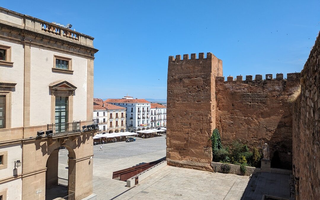 How to get to Cáceres from Madrid