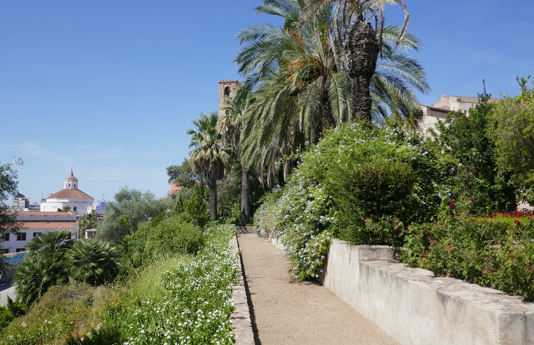 How long to stay in Badajoz_jardines de la galera