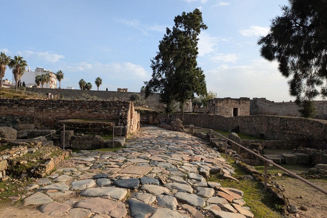 Alcazaba de Mérida_Roman road