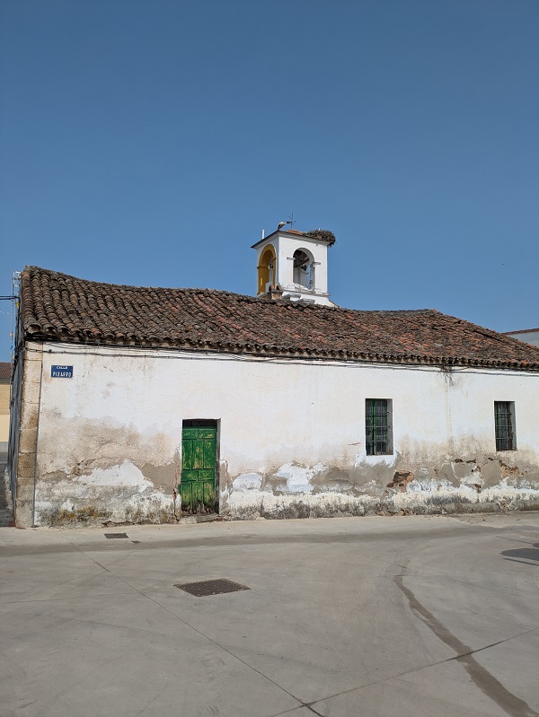 Abadía_white building Abadía_white building