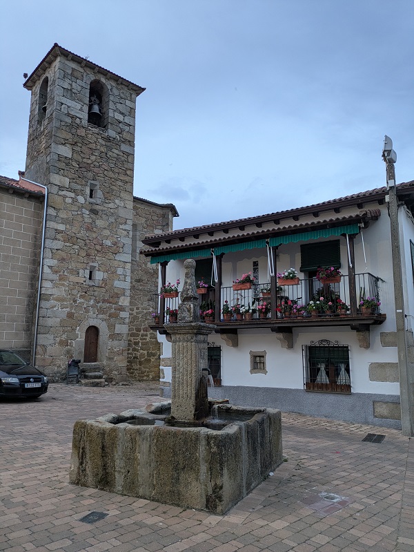Aldeanueva del Camino_fountain Aldeanueva del Camino_fountain