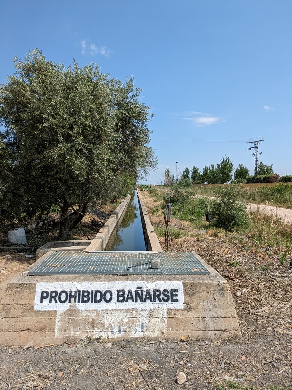 Colonisation villages_irrigation channel in Hernán Cortés