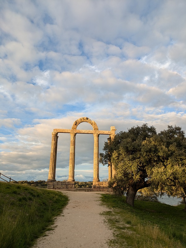 Templo de los Mármoles, clouds