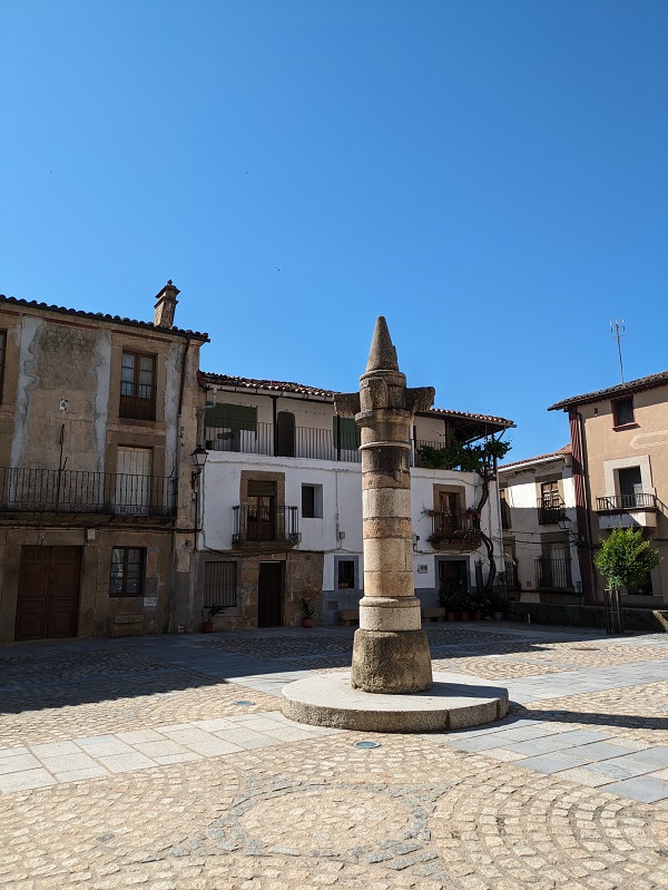 Pasarón de la Vera, plaza de españa