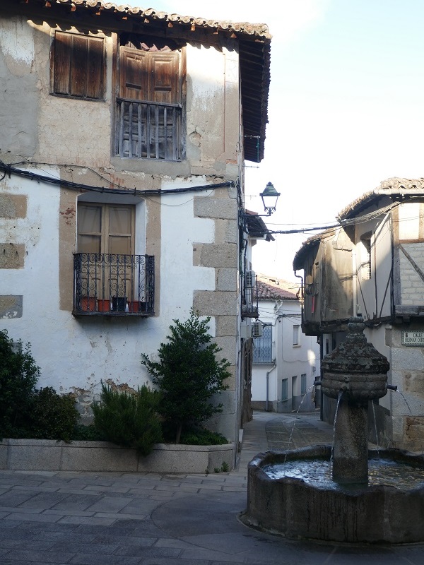 Squares in Extremadura_Plaza de la Fuente de los Chorros, Cuacos de Yuste_2