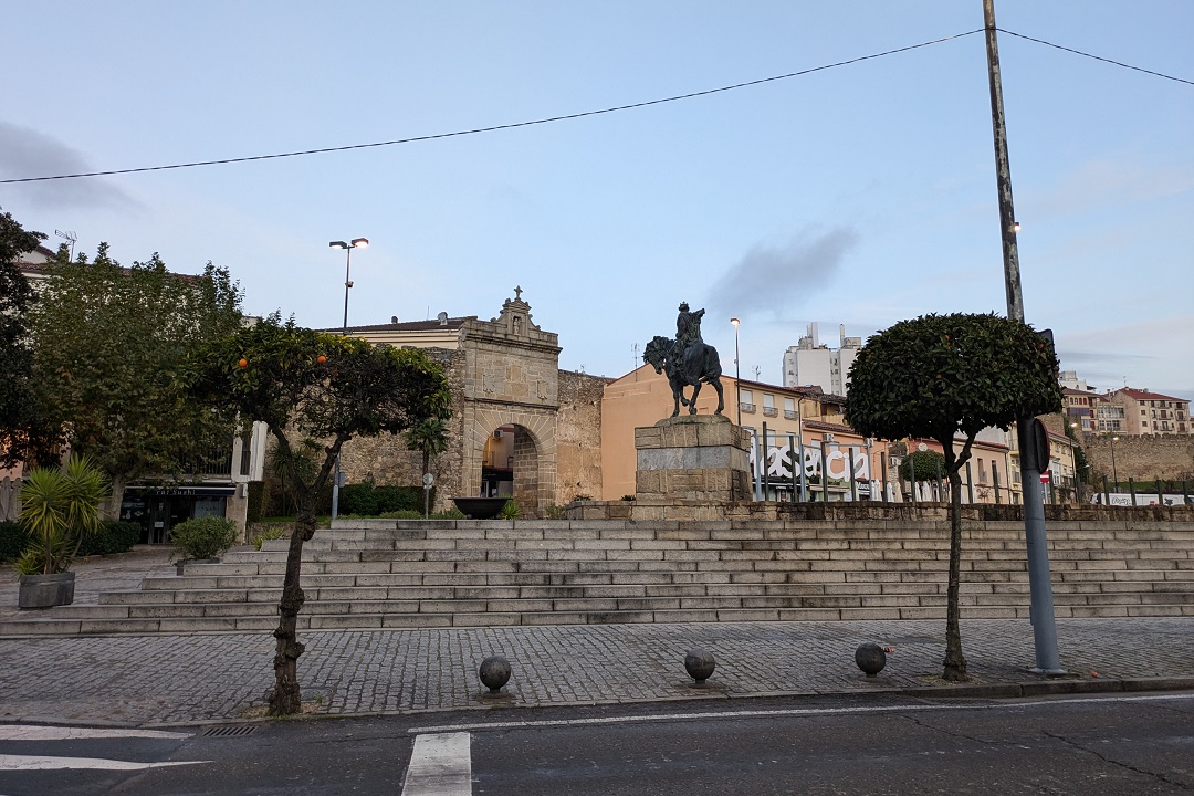 Plasencia_Puerta del Sol