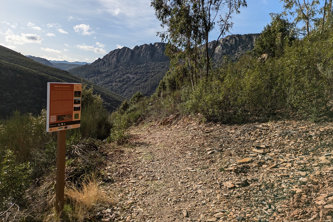 Ruta de la Herrería_sierra in sight