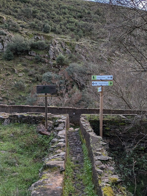 Ruta de la Herrrería_reaching the aqueduct