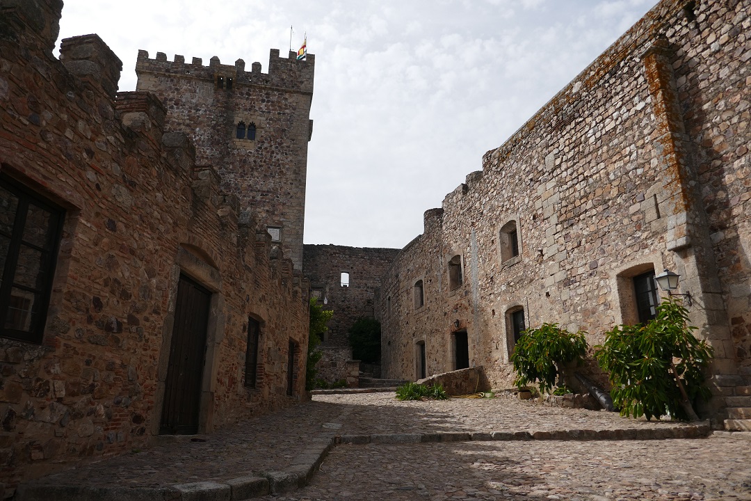 Castillo de Luna, Alburquerque_bailey_1