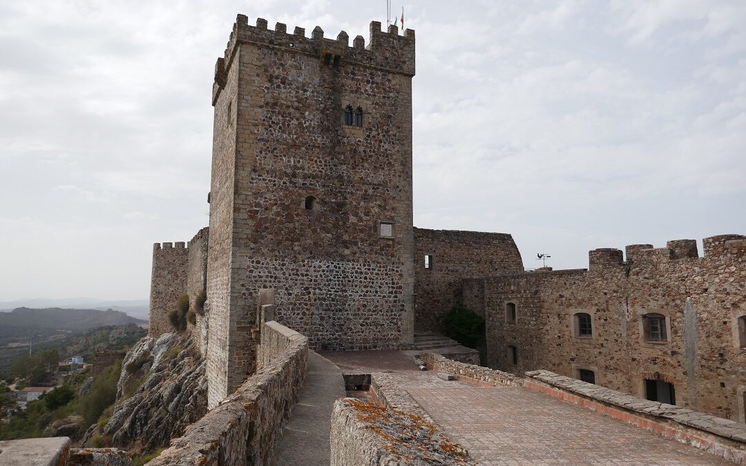 Castles in Lácara-Los Baldíos: Castillo de Luna, Alburquerque