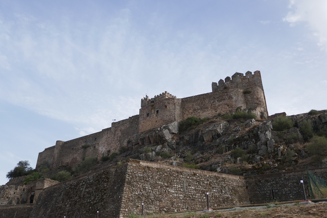 Castillo de Luna, Alburquerque_view from Calle Cárcel