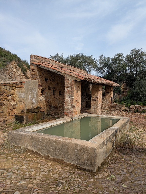 Capilla_house with fountain Capilla_house with fountain