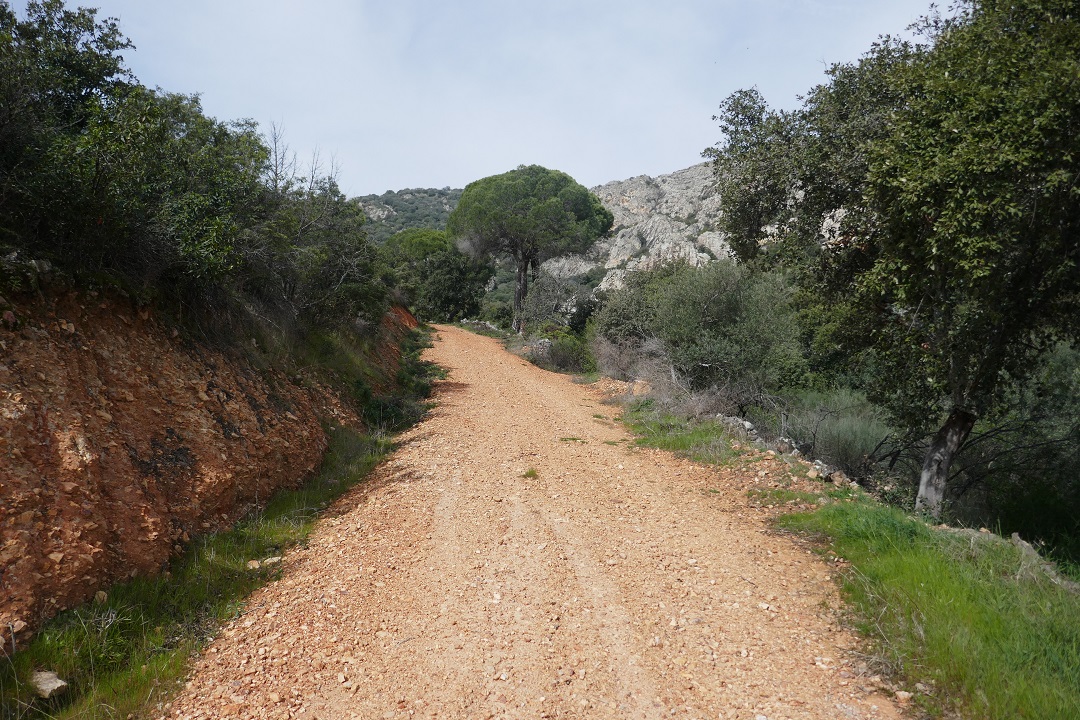 Senda del Peñón del Pez, Capilla_path up the sierra_unpaved Senda del Peñón del Pez, Capilla_path up the sierra_unpaved