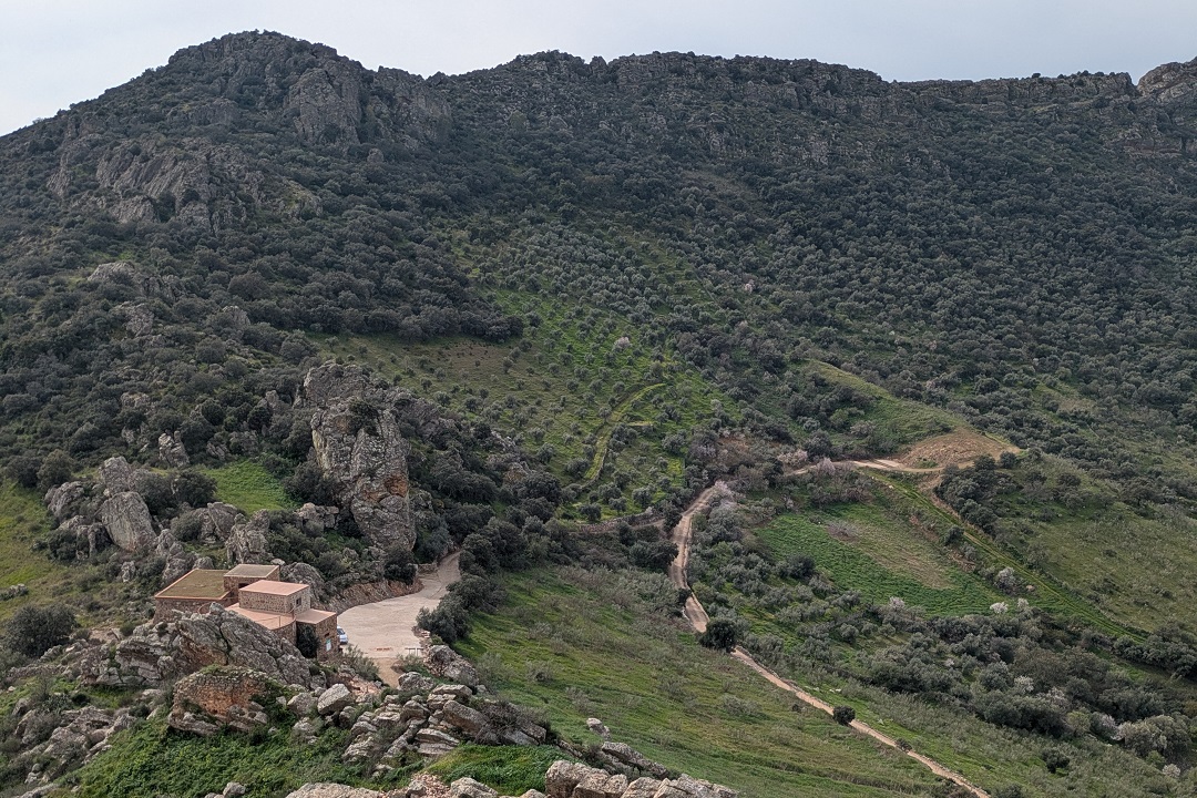 Castillo de Capilla_views_south