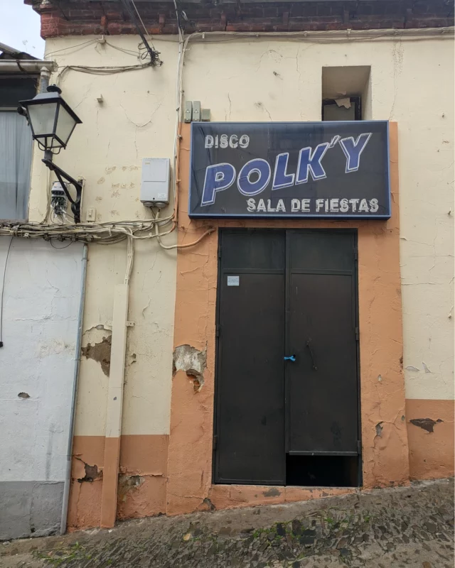 That apostrophe will haunt me forever... 😲

Oh dear.

#travelextremadura #guadalupe #apostrophe #smallplaces #ruralspain